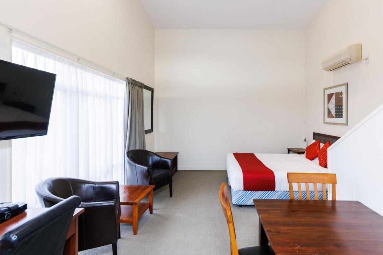 Fitzherbert Regency Motor Lodge 파머스턴노스 외부 사진