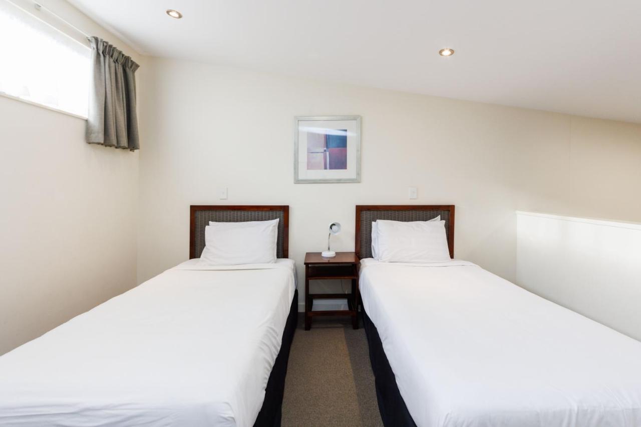 Fitzherbert Regency Motor Lodge 파머스턴노스 외부 사진