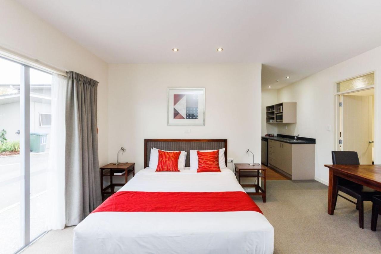 Fitzherbert Regency Motor Lodge 파머스턴노스 외부 사진