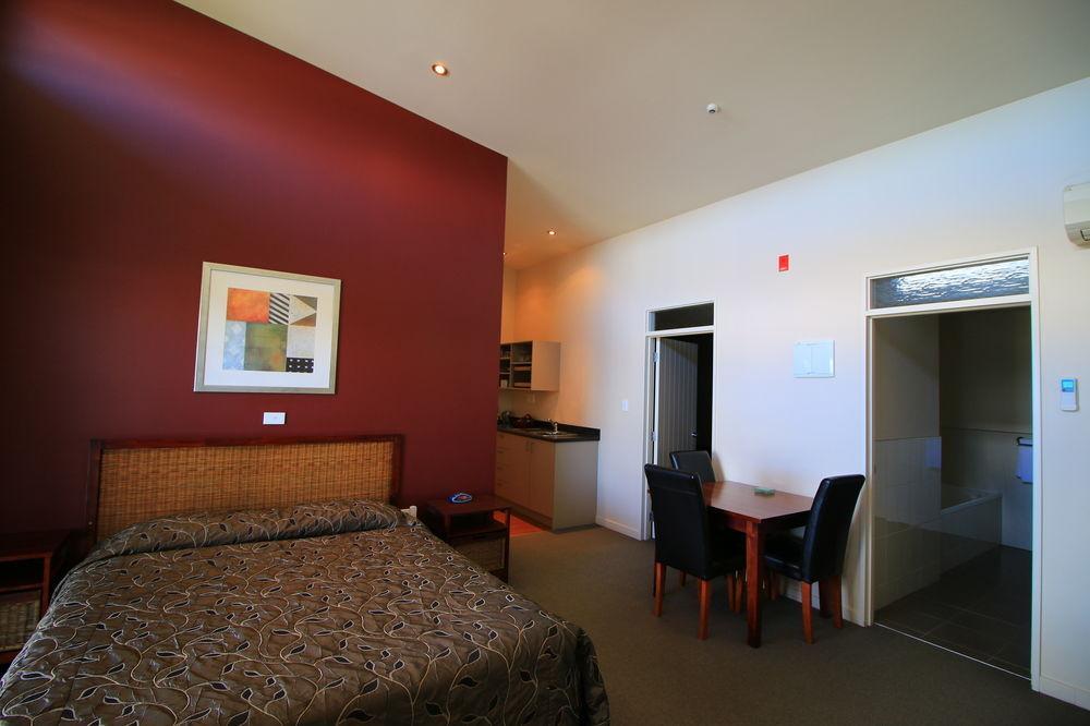 Fitzherbert Regency Motor Lodge 파머스턴노스 외부 사진