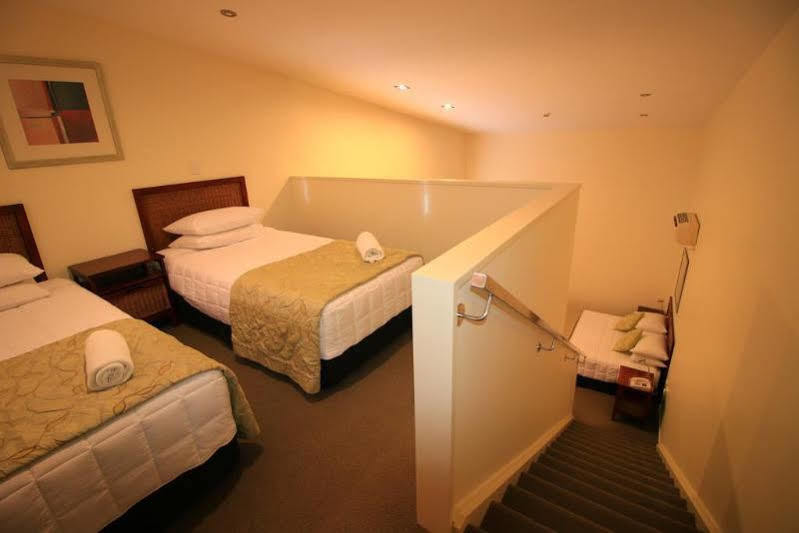 Fitzherbert Regency Motor Lodge 파머스턴노스 외부 사진